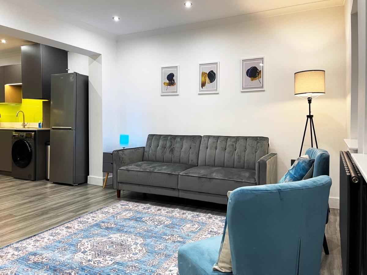 Karen'S Place In Windsor Bagian luar foto