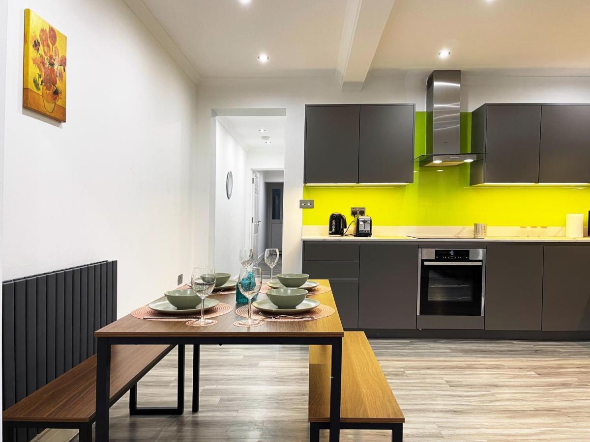 Karen'S Place In Windsor Bagian luar foto
