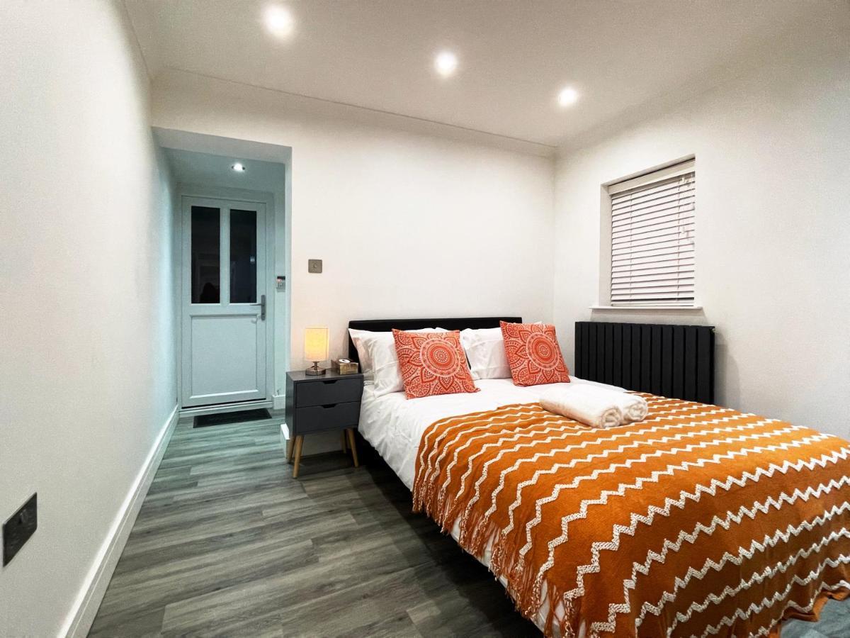 Karen'S Place In Windsor Bagian luar foto